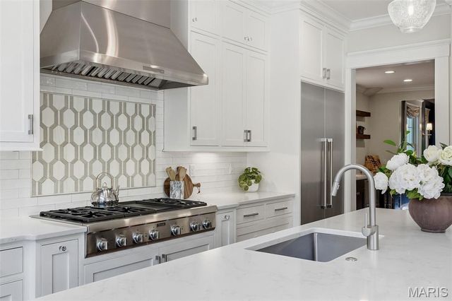 320 S Gore Avenue, St Louis, MO 63119