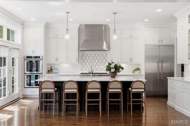 320 S Gore Avenue, St Louis, MO 63119