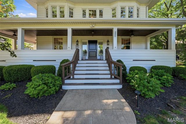 320 S Gore Avenue, St Louis, MO 63119