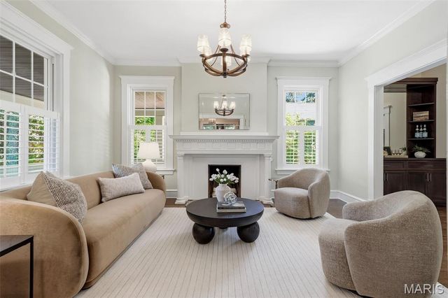 320 S Gore Avenue, St Louis, MO 63119