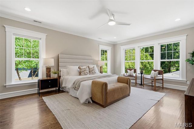 320 S Gore Avenue, St Louis, MO 63119