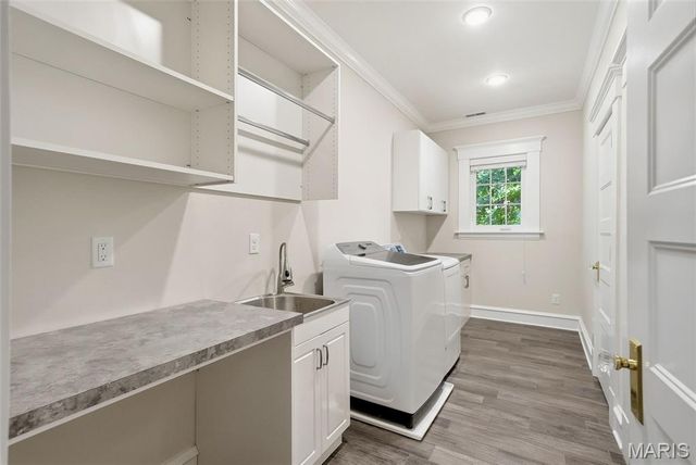 320 S Gore Avenue, St Louis, MO 63119