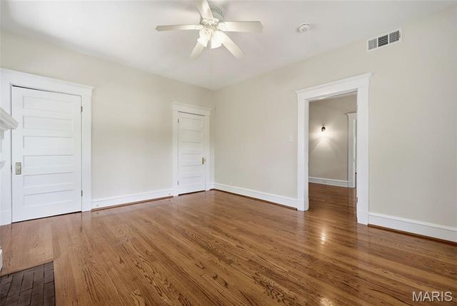320 S Gore Avenue, St Louis, MO 63119