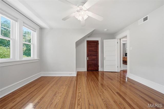320 S Gore Avenue, St Louis, MO 63119