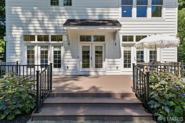 320 S Gore Avenue, St Louis, MO 63119