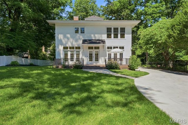 320 S Gore Avenue, St Louis, MO 63119