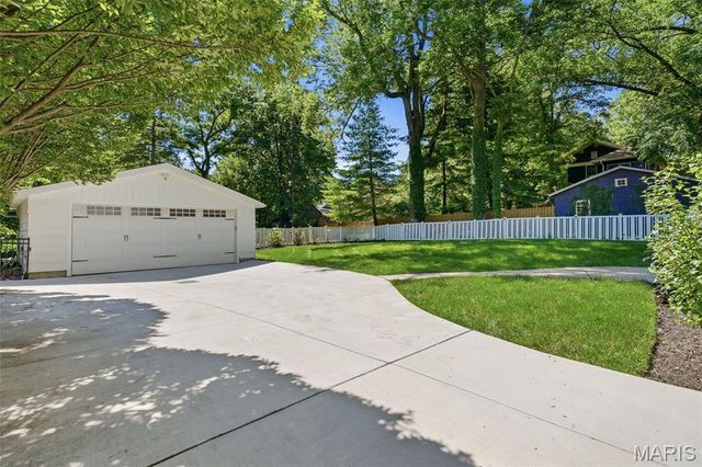320 S Gore Avenue, St Louis, MO 63119