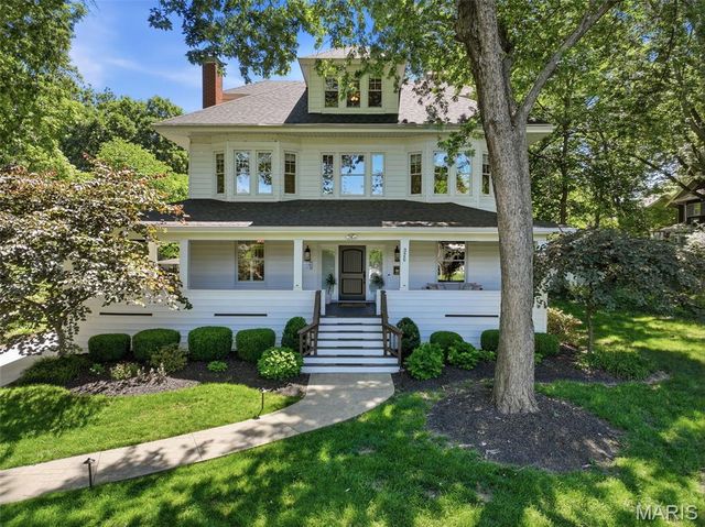 320 S Gore Avenue, St Louis, MO 63119