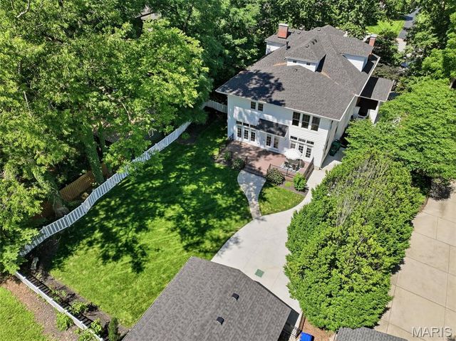 320 S Gore Avenue, St Louis, MO 63119