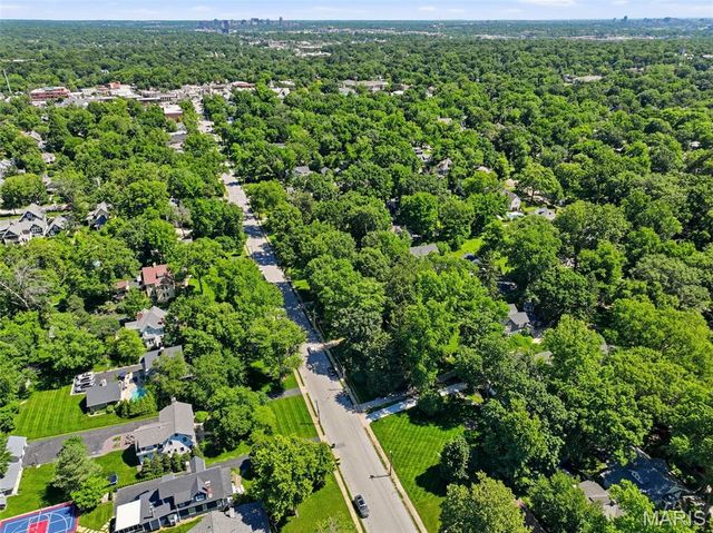 320 S Gore Avenue, St Louis, MO 63119