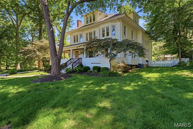 320 S Gore Avenue, St Louis, MO 63119