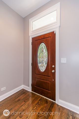 806 S Oakley Boulevard, Chicago, IL 60612