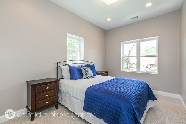 806 S Oakley Boulevard, Chicago, IL 60612