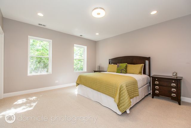 806 S Oakley Boulevard, Chicago, IL 60612