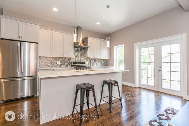 806 S Oakley Boulevard, Chicago, IL 60612