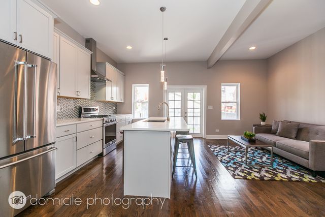 806 S Oakley Boulevard, Chicago, IL 60612