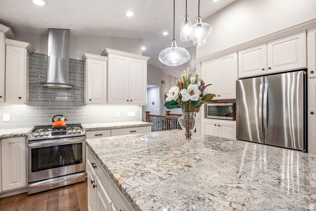 402 E ALICE MAE CIR, Farmington, UT 84025