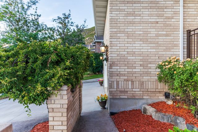 402 E ALICE MAE CIR, Farmington, UT 84025