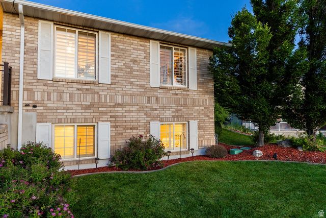 402 E ALICE MAE CIR, Farmington, UT 84025