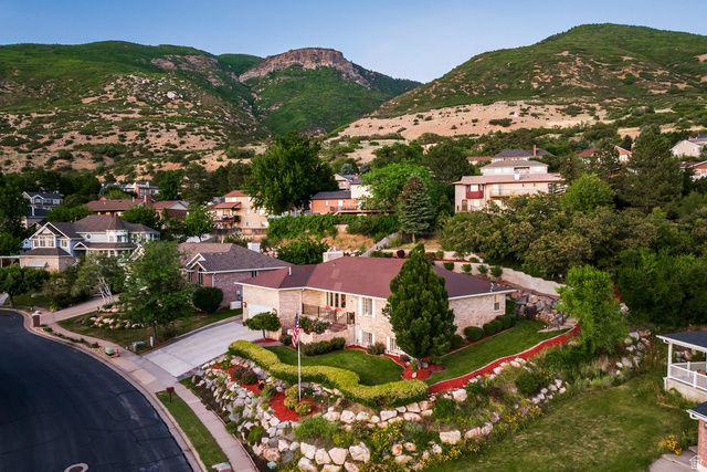 402 E ALICE MAE CIR, Farmington, UT 84025