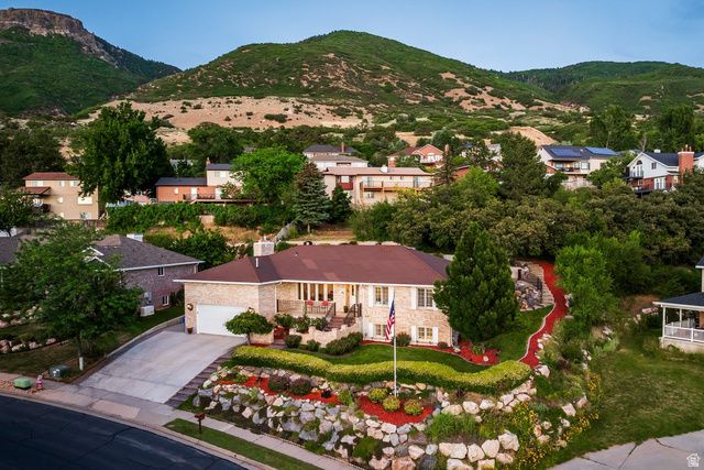 402 E ALICE MAE CIR, Farmington, UT 84025