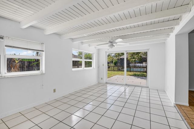 19486 Delaware Circle, Boca Raton, FL 33434