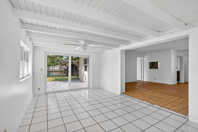 19486 Delaware Circle, Boca Raton, FL 33434