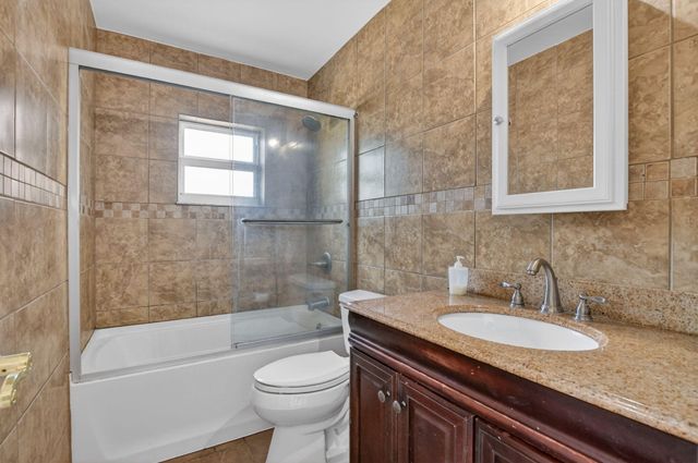 19486 Delaware Circle, Boca Raton, FL 33434