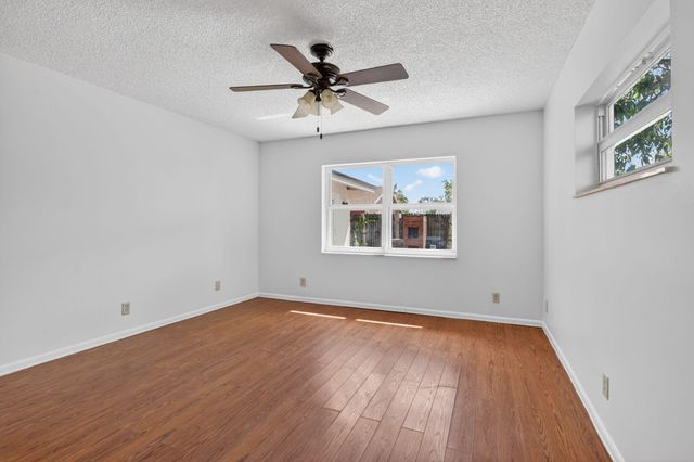 19486 Delaware Circle, Boca Raton, FL 33434