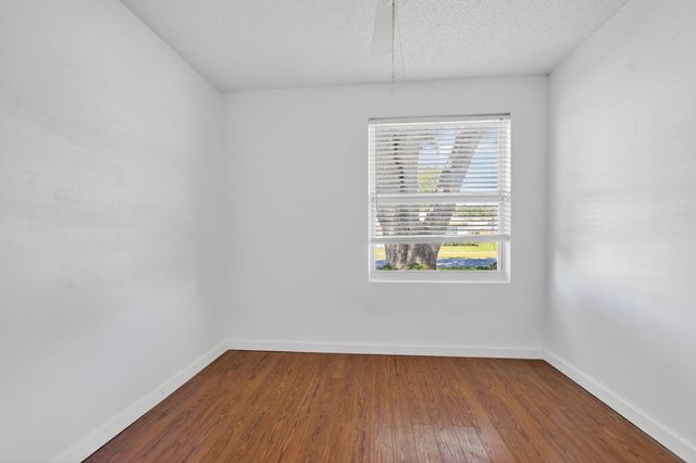 19486 Delaware Circle, Boca Raton, FL 33434