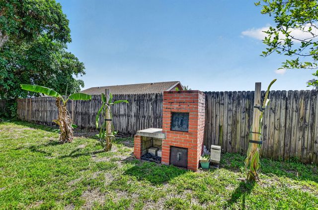 19486 Delaware Circle, Boca Raton, FL 33434