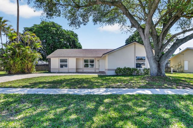 19486 Delaware Circle, Boca Raton, FL 33434