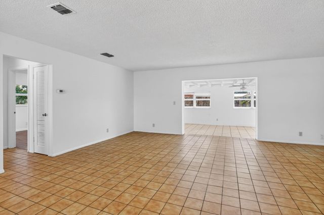 19486 Delaware Circle, Boca Raton, FL 33434