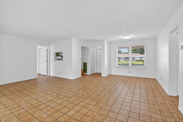 19486 Delaware Circle, Boca Raton, FL 33434