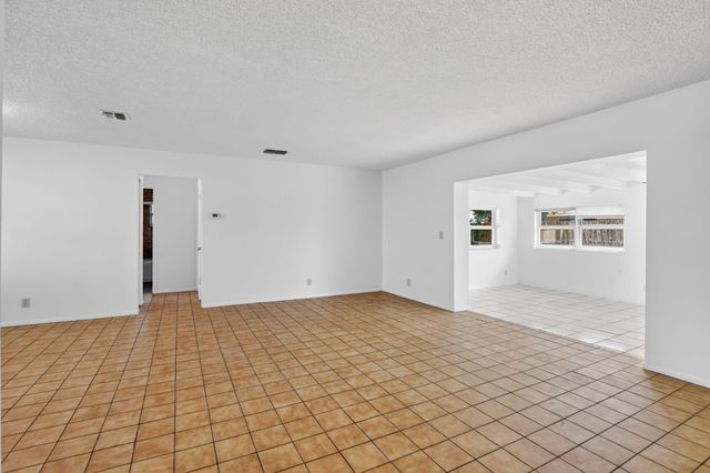 19486 Delaware Circle, Boca Raton, FL 33434