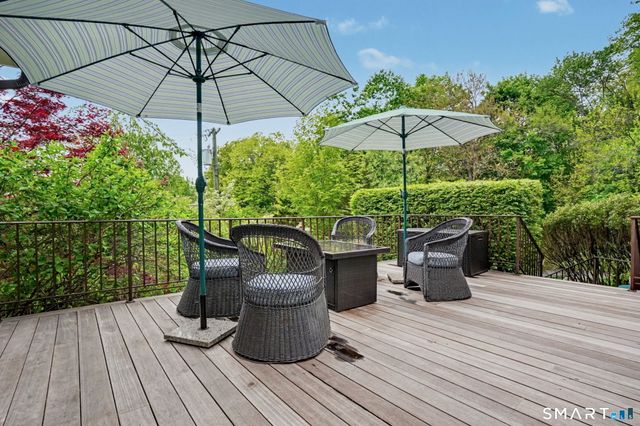 10 Snug Harbor Drive, Danbury, CT 06811