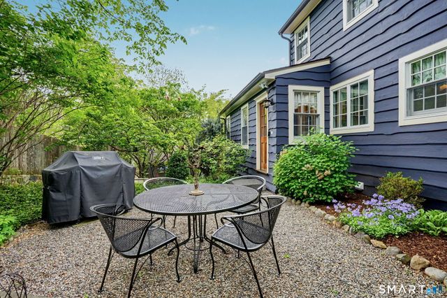 10 Snug Harbor Drive, Danbury, CT 06811