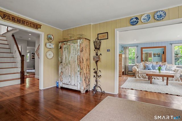 10 Snug Harbor Drive, Danbury, CT 06811