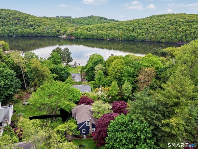 10 Snug Harbor Drive, Danbury, CT 06811