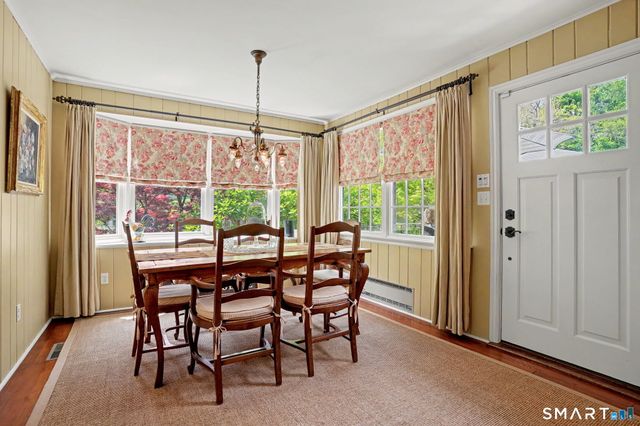 10 Snug Harbor Drive, Danbury, CT 06811