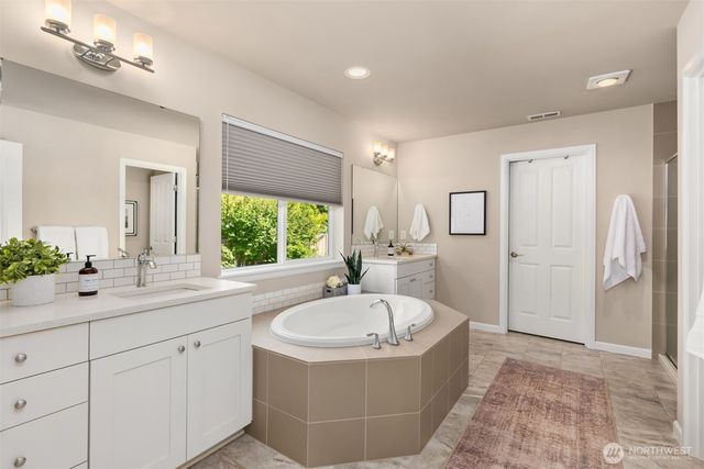 396 Ashbury Court NW, Bainbridge Island, WA 98110