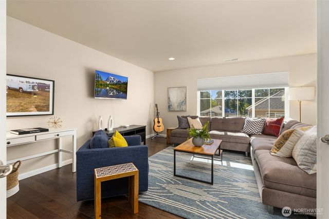 396 Ashbury Court NW, Bainbridge Island, WA 98110