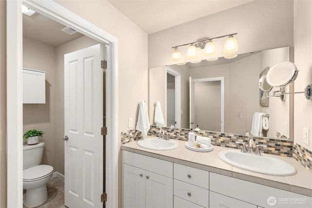 396 Ashbury Court NW, Bainbridge Island, WA 98110