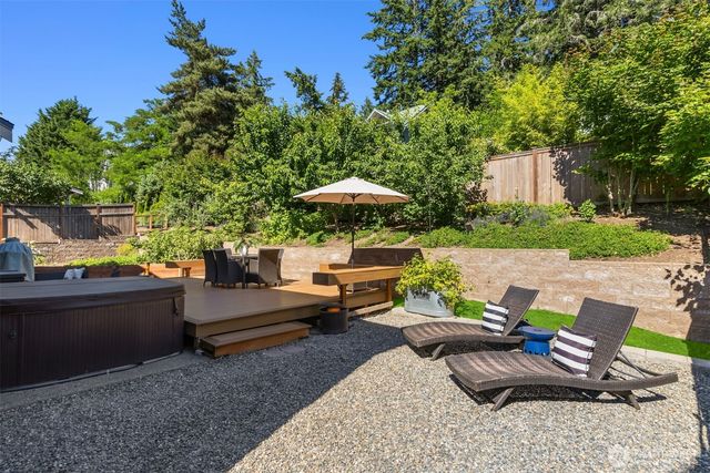 396 Ashbury Court NW, Bainbridge Island, WA 98110