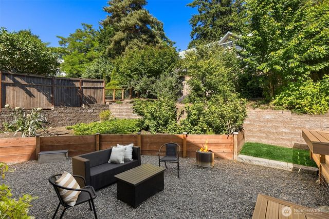 396 Ashbury Court NW, Bainbridge Island, WA 98110