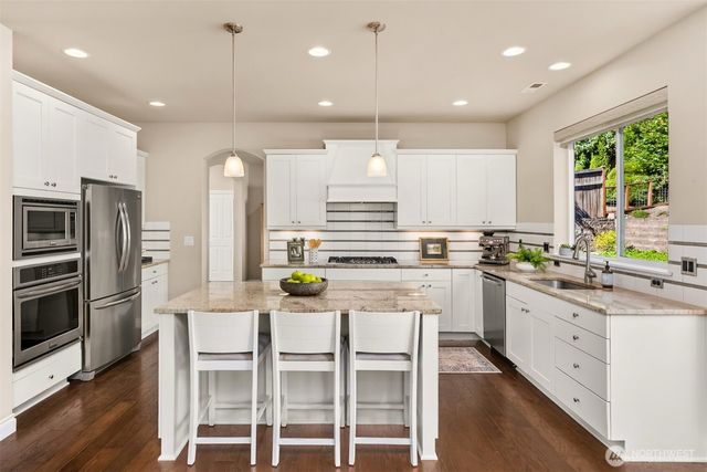 396 Ashbury Court NW, Bainbridge Island, WA 98110