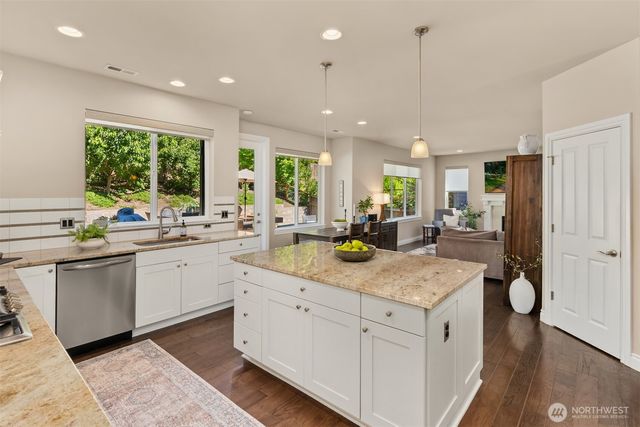 396 Ashbury Court NW, Bainbridge Island, WA 98110