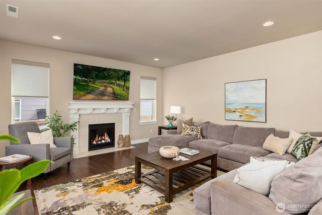 396 Ashbury Court NW, Bainbridge Island, WA 98110