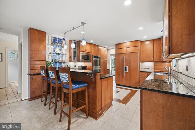 2218 WAKEROBIN LN, Reston, VA 20191