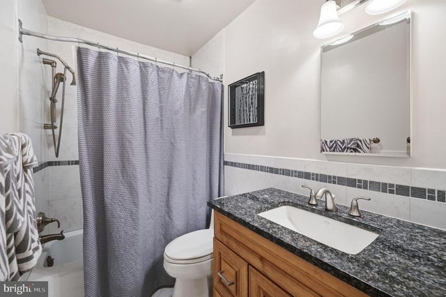 2218 WAKEROBIN LN, Reston, VA 20191